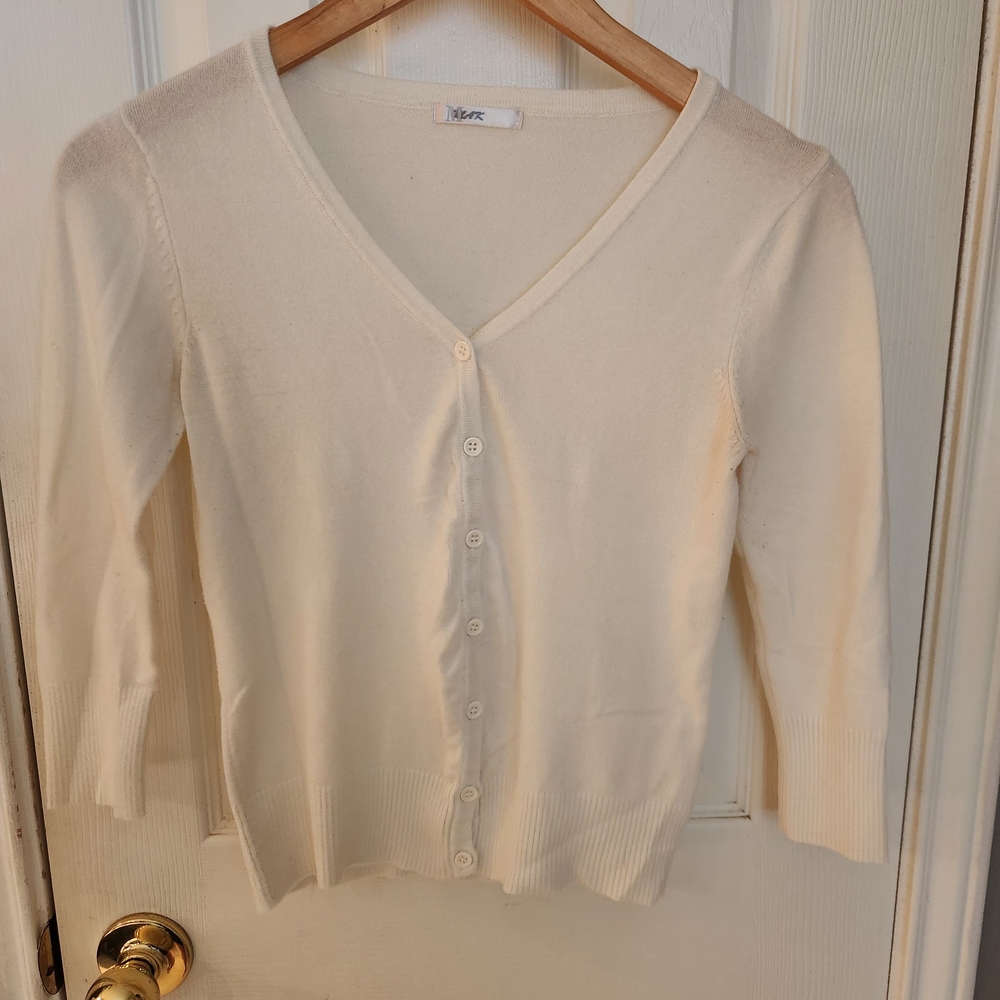 Elegant Cream V-Neck Cardigan